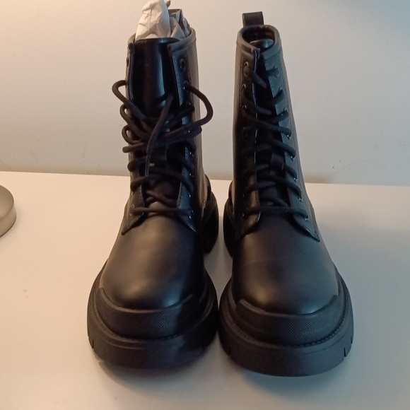 π¨SOLDπ¨ !!New Combat Boots!! - Picture 2 of 4